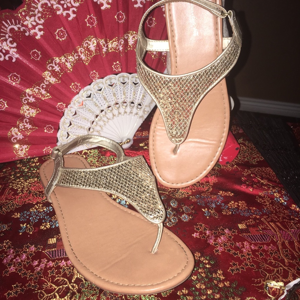 American Eagle Gold Glittery Sandals